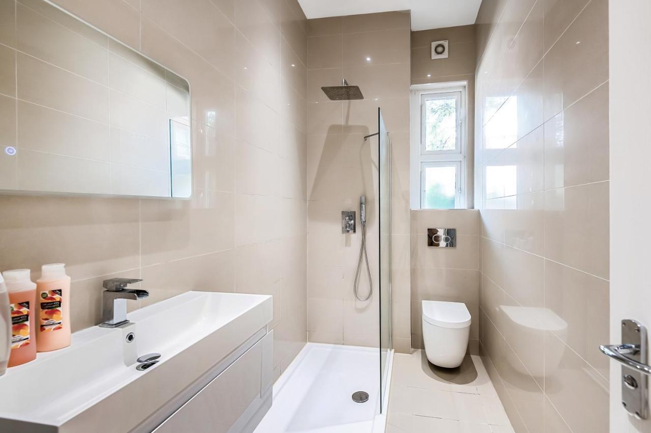 런던 Modern And Light 2 Bed Flat In Sw2 아파트 외부 사진