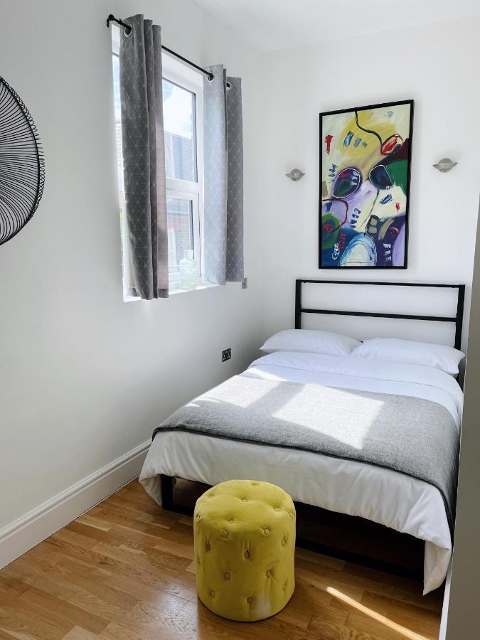 런던 Modern And Light 2 Bed Flat In Sw2 아파트 외부 사진
