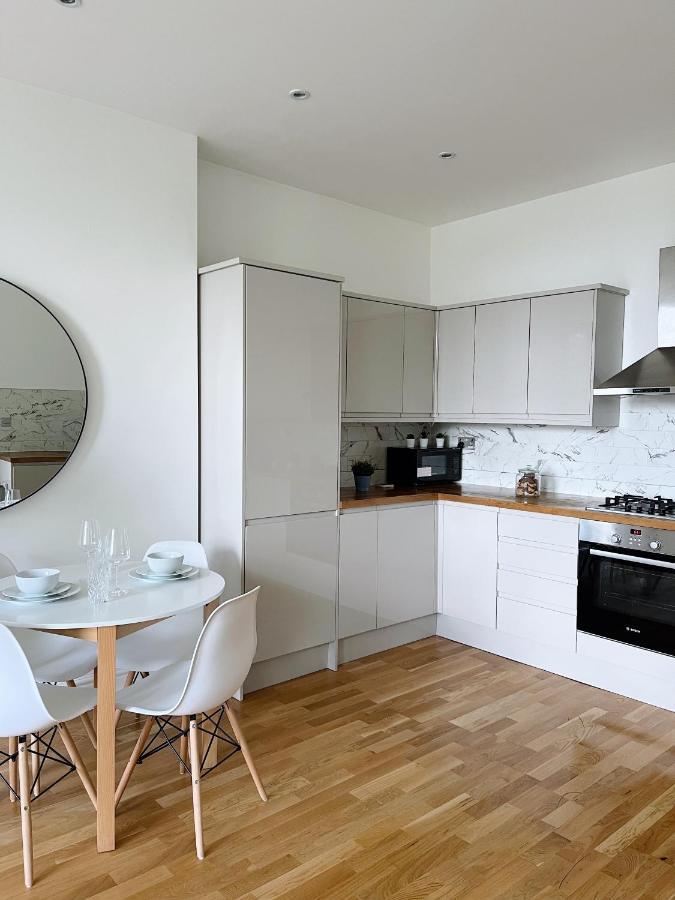 런던 Modern And Light 2 Bed Flat In Sw2 아파트 외부 사진