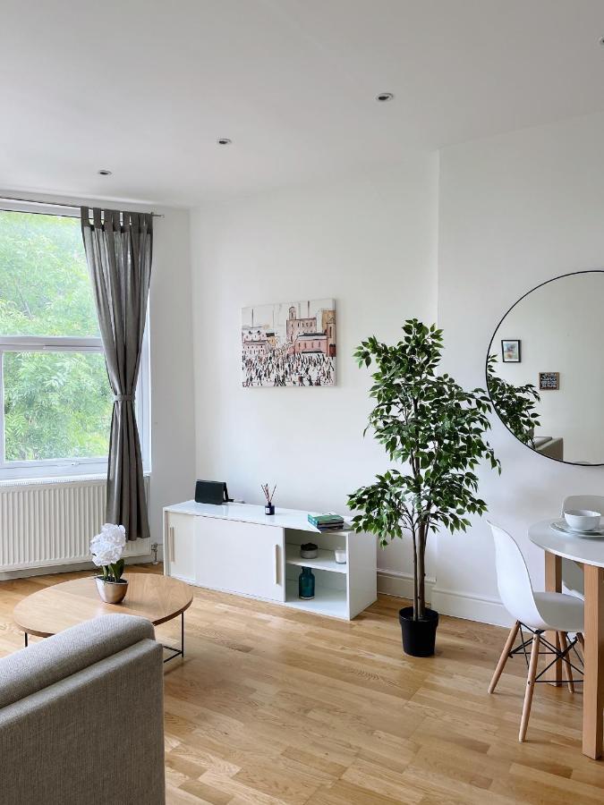 런던 Modern And Light 2 Bed Flat In Sw2 아파트 외부 사진