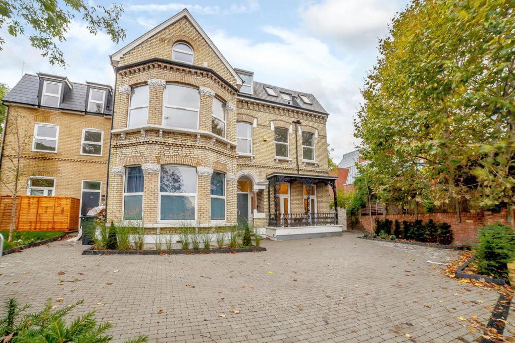 런던 Modern And Light 2 Bed Flat In Sw2 아파트 외부 사진